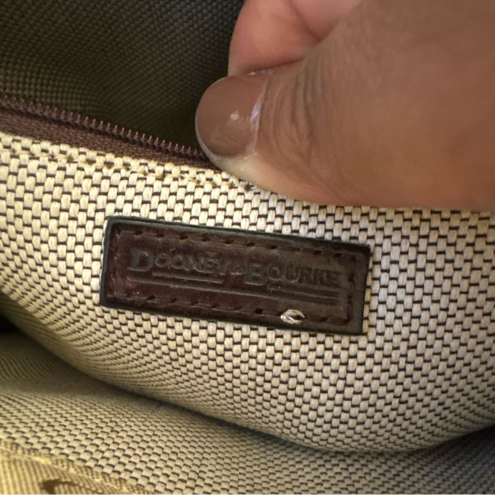 Dooney & Bourke East West Tote Signature Quilt Tan & Brown Stitching EUC - Picture 11 of 16